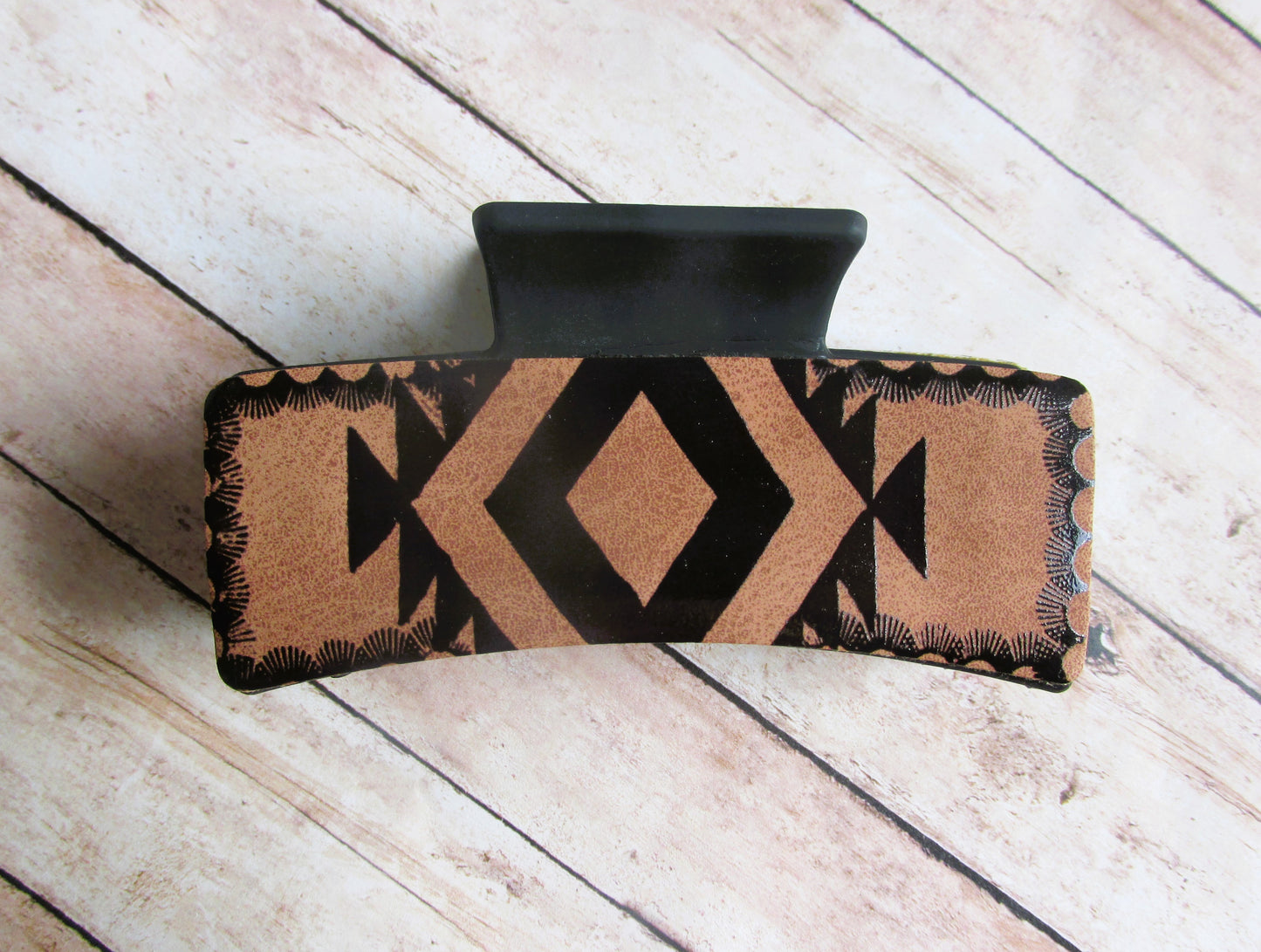 Black/Tan Aztec Claw Clip