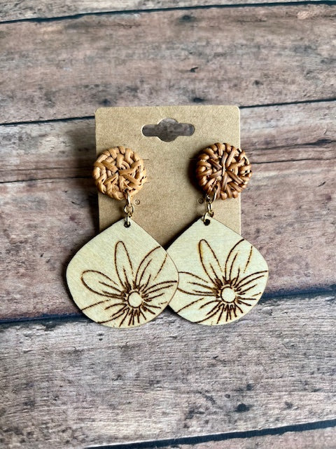 Single Flower Engraved Earring